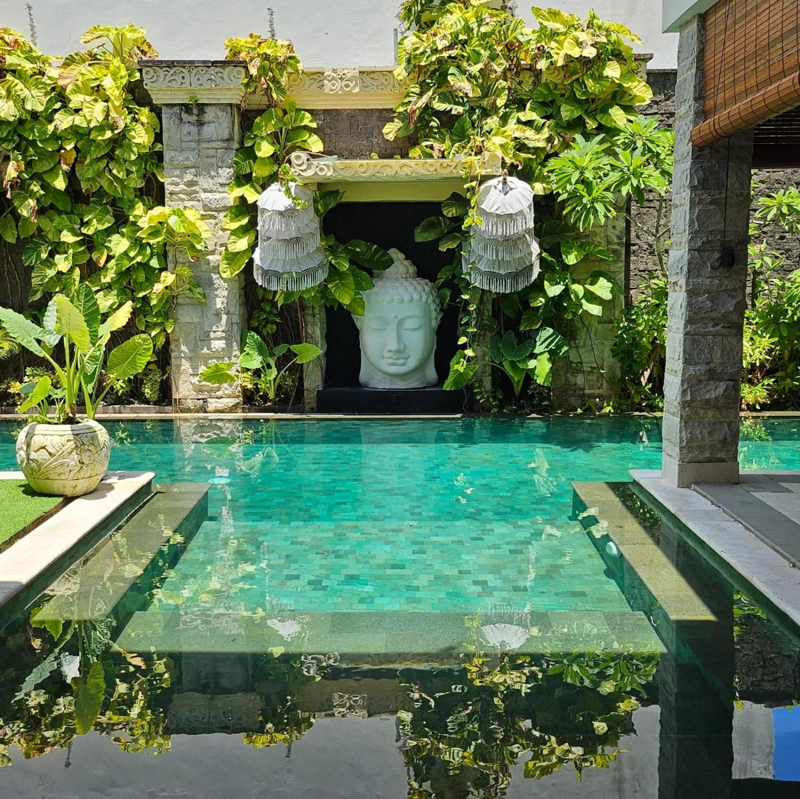 Puri Ratu Jimbaran Hotel Екстериор снимка