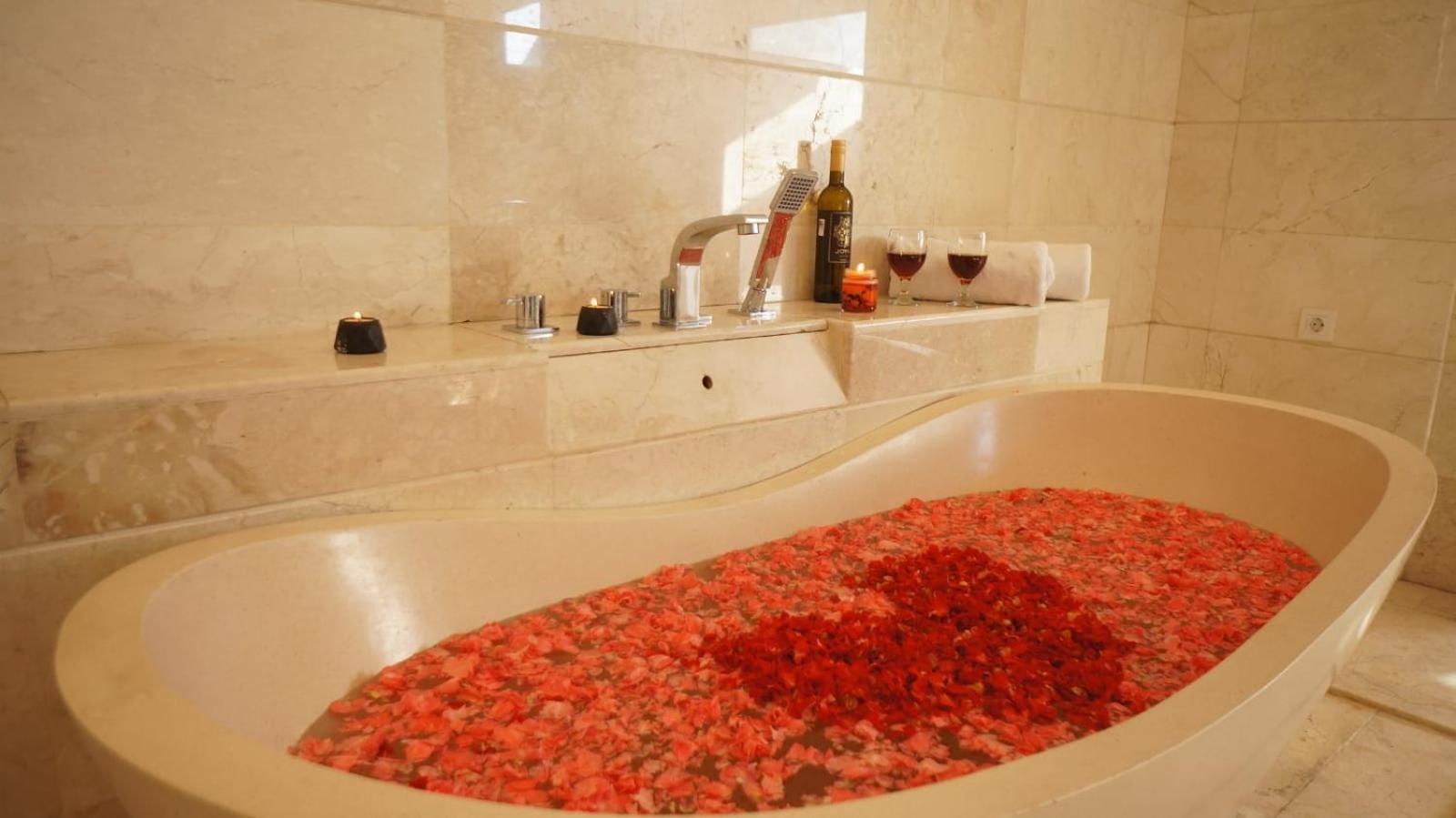 Puri Ratu Jimbaran Hotel Екстериор снимка
